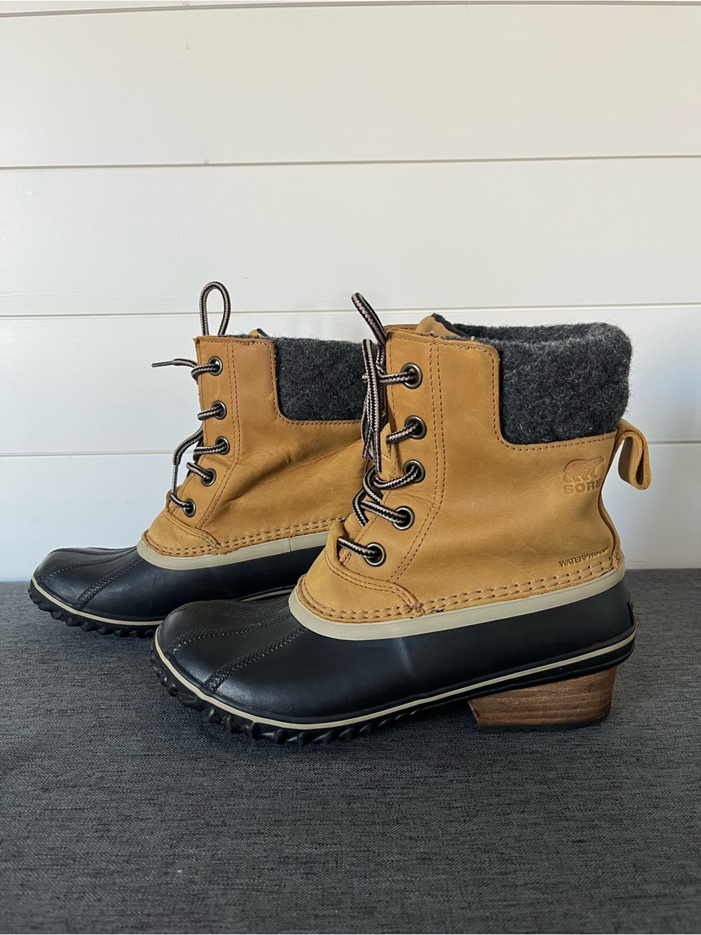 SOREL Waterproof Women’s Winter Boots Size 9 Tan/Black Leather & Rubber